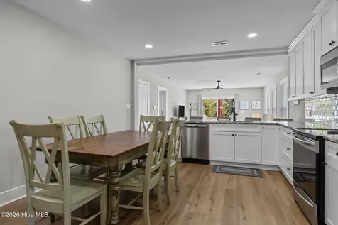 102 Fairfax Road Emerald Isle NC 28594