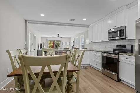 102 Fairfax Road Emerald Isle NC 28594