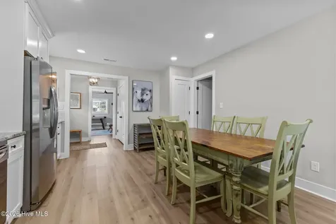 102 Fairfax Road Emerald Isle NC 28594