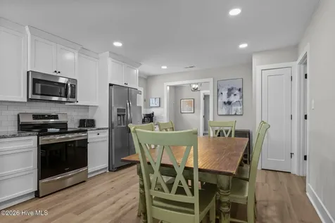 102 Fairfax Road Emerald Isle NC 28594