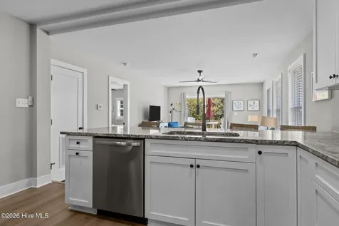 102 Fairfax Road Emerald Isle NC 28594