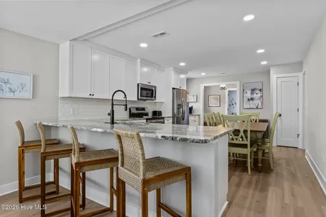 102 Fairfax Road Emerald Isle NC 28594