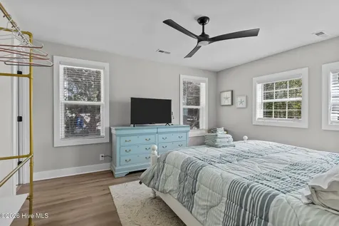 102 Fairfax Road Emerald Isle NC 28594
