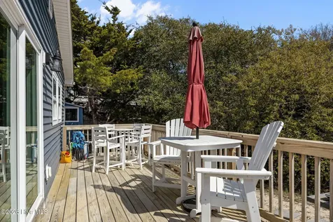 102 Fairfax Road Emerald Isle NC 28594