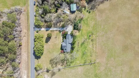 2222 John Henry Store Road Currie NC 28435