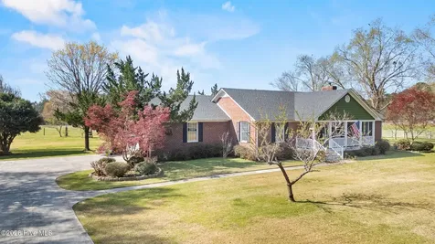 2222 John Henry Store Road Currie NC 28435