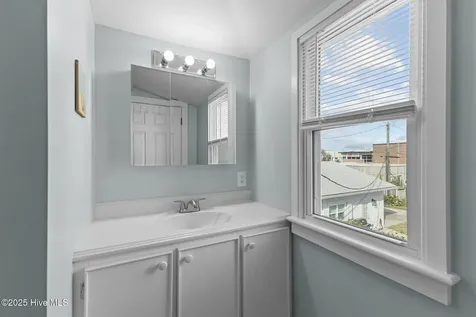 1406 Evans Street Morehead City NC 28557