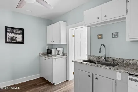 1406 Evans Street Morehead City NC 28557