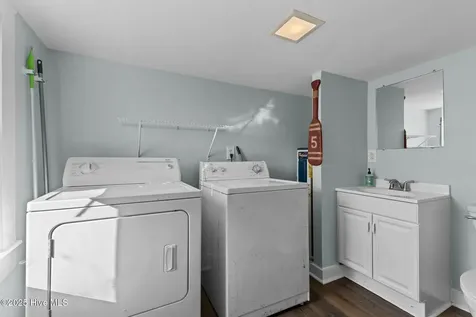 1406 Evans Street Morehead City NC 28557