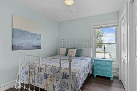 1406 Evans Street Morehead City NC 28557