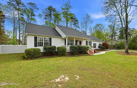 326 Knollwood Drive Hampstead NC 28443