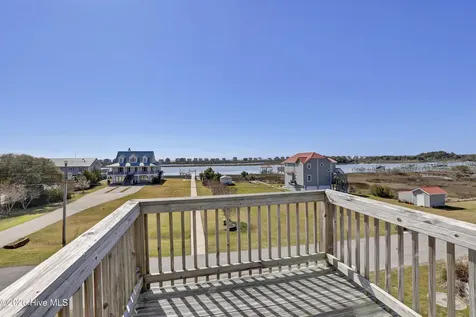 200 Waterway Drive Sneads Ferry NC 28460