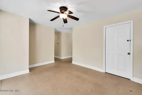 811 Memory Lane Southport NC 28461