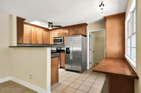 811 Memory Lane Southport NC 28461