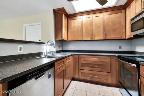 811 Memory Lane Southport NC 28461