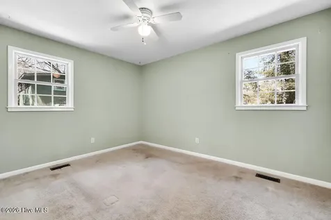 811 Memory Lane Southport NC 28461