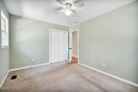 811 Memory Lane Southport NC 28461