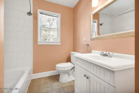 811 Memory Lane Southport NC 28461