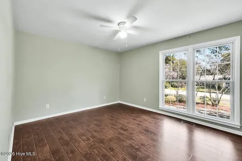 811 Memory Lane Southport NC 28461