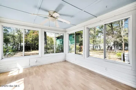 811 Memory Lane Southport NC 28461