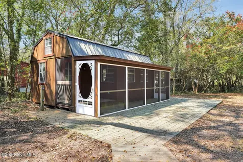 811 Memory Lane Southport NC 28461