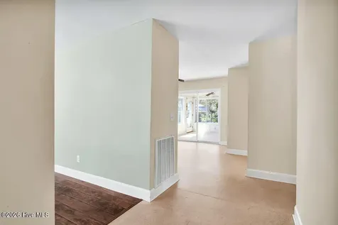 811 Memory Lane Southport NC 28461