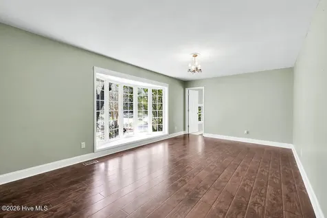 811 Memory Lane Southport NC 28461