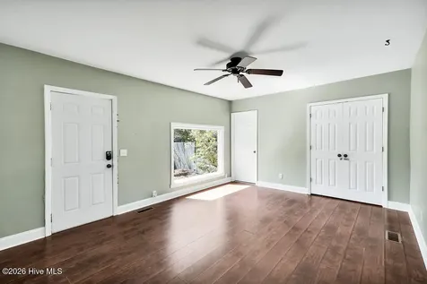 811 Memory Lane Southport NC 28461