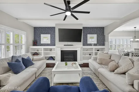 363 Hanover Lakes Drive Wilmington NC 28401