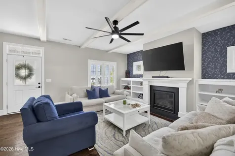 363 Hanover Lakes Drive Wilmington NC 28401