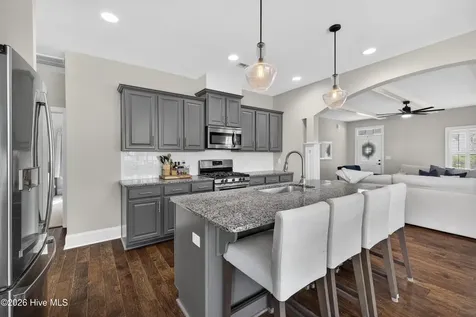 363 Hanover Lakes Drive Wilmington NC 28401