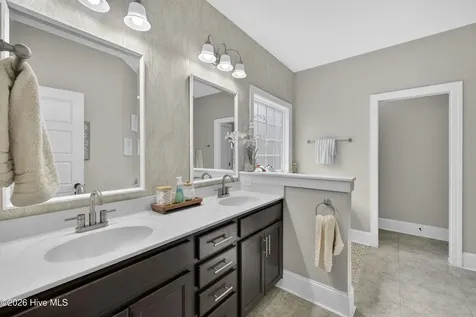 363 Hanover Lakes Drive Wilmington NC 28401