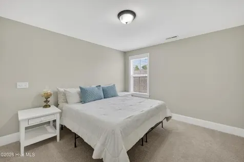 363 Hanover Lakes Drive Wilmington NC 28401