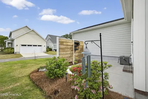 363 Hanover Lakes Drive Wilmington NC 28401