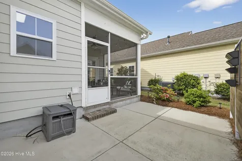 363 Hanover Lakes Drive Wilmington NC 28401