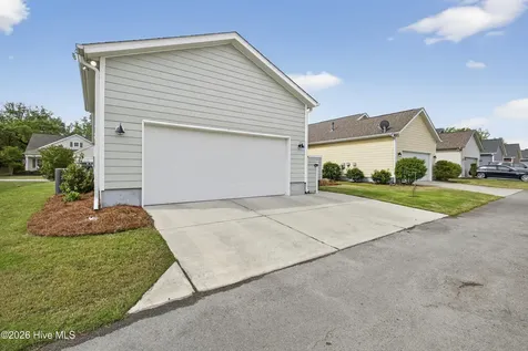 363 Hanover Lakes Drive Wilmington NC 28401