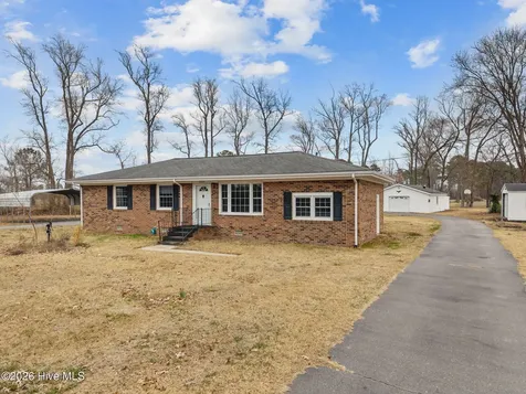 7293 County Home Road Ayden NC 28513