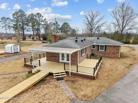 7293 County Home Road Ayden NC 28513