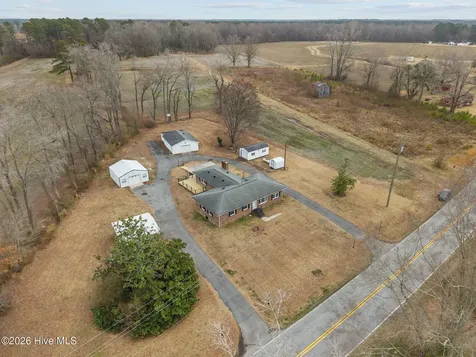7293 County Home Road Ayden NC 28513