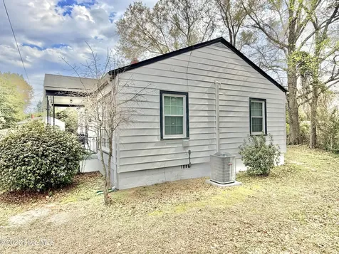1025 E Caswell Street Kinston NC 28501