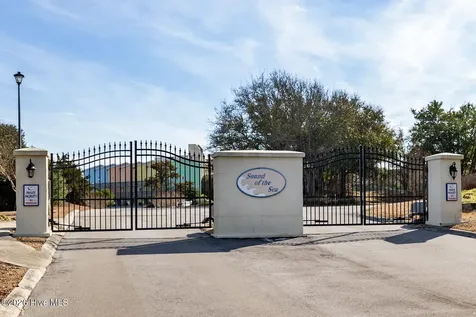 8801 Reed Drive Emerald Isle NC 28594