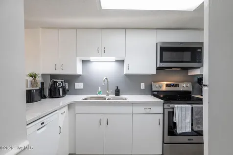 8801 Reed Drive Emerald Isle NC 28594