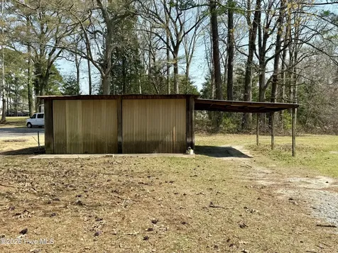 2996 Us Highway 64 W Plymouth NC 27962