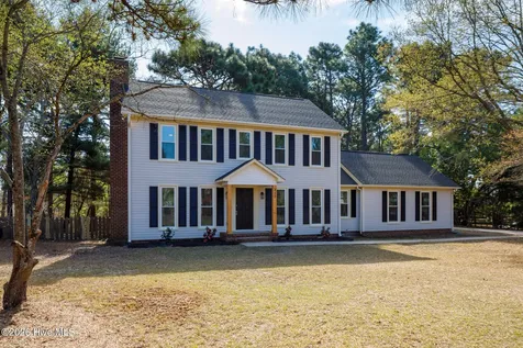 312 Edinboro Drive Southern Pines NC 28387