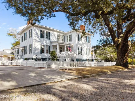 301 E Bay Street Southport NC 28461