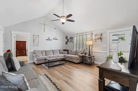 1221 Maple Road Southport NC 28461