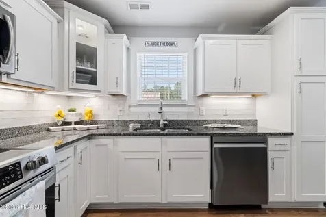 1221 Maple Road Southport NC 28461