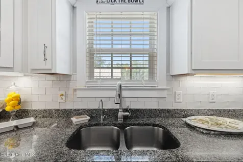 1221 Maple Road Southport NC 28461