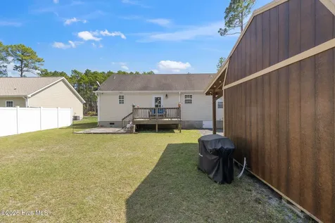1221 Maple Road Southport NC 28461