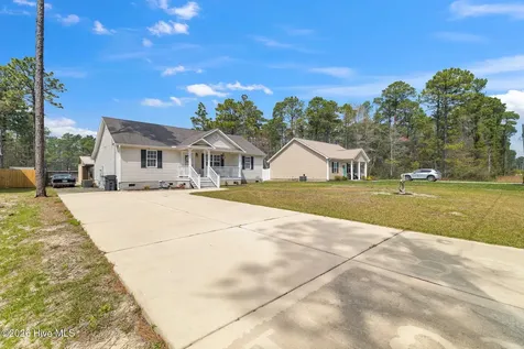 1221 Maple Road Southport NC 28461